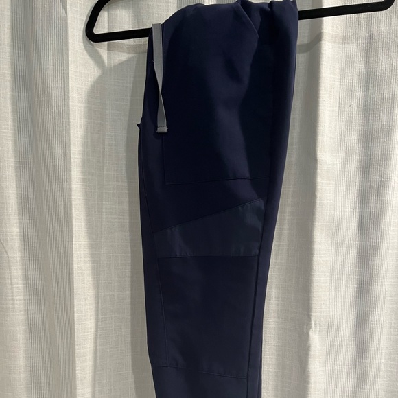 Figs Venice jogger scrubs - Picture 3 of 7